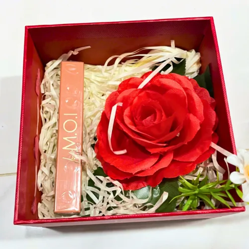 Set Hộp Quà Tặng Son Thỏi Cao Cấp Love MOI Phiên Bản Giới Hạn Có 6 Màu - Hộp Hoa Rơm Nhiều Màu