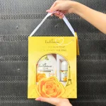 Bộ Quà Enchanteur Deluxe Sữa Tắm Charming Và Lăn Khử Mùi Màu Vàng
