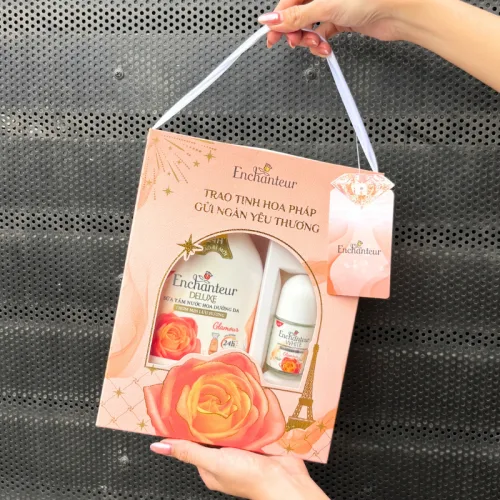 Set Quà Tặng Enchanteur Sữa Tắm Nước Hoa Deluxe Charming 650g & Lăn Khử Mùi White (Set Màu Cam)