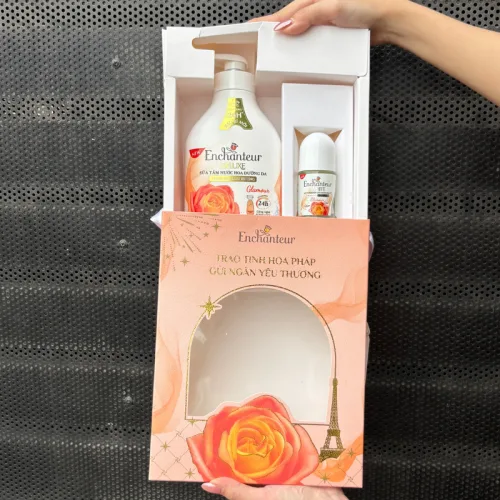 Set Quà Tặng Enchanteur Sữa Tắm Nước Hoa Deluxe Charming 650g & Lăn Khử Mùi White (Set Màu Cam)