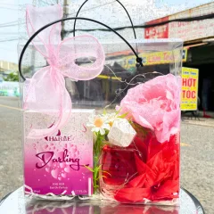 Set Quà Tặng Nước Hoa Charme Darling Mùi Nữ 50ml Hương Ngọt Ngào Quyến Rũ - Túi Trong Vuông Có Đèn Đom Đóm Lót Giấy Rơm Thắt Nơ Xinh Xắn Nhiều Màu