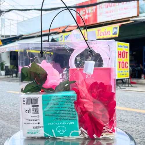 Set Quà Tặng Nước Hoa Nữ Charme Queen 100ml - Túi Trong Vuông Có Đèn Đom Đóm Lót Giấy Rơm Thắt Nơ Xinh Xắn Nhiều Màu