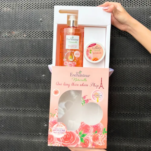 Set Enchanteur Naturelle Hoa Hồng: Sữa Tắm và Tẩy Tế Bào Chết Body Màu Cam