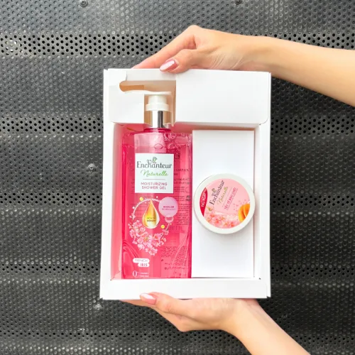 Phân phối set Quà Tặng Sữa Tắm Enchanteur Naturelle Hương Hoa Iris & Tẩy Tế Bào Chết Body (Set Màu Hồng)