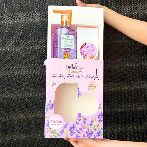 Set Quà Tặng Sữa Tắm Enchanteur Naturelle Hương Hoa Lavender &amp; Tẩy Tế Bào Chết Body (Set Màu Tím)