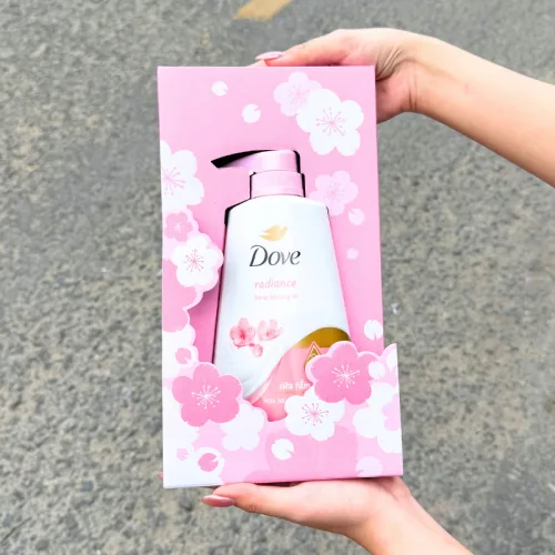 Set Quà Tặng Sữa Tắm Serum Dove Pro-Ceramide Radiance Hoa Anh Đào 500ml
