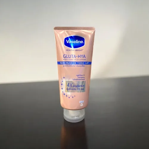 Sữa dưỡng thể Vaseline Gluta-Hya 4X Niacinamide Tone Up 300ml
