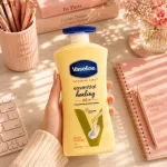 Đánh giá sữa Dưỡng Thể Vaseline Intensive Care Essential Healing Màu Vàng 725ml Phiên Bản Mới - Hàng Xách Tay