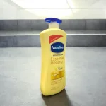 Vaseline Intensive Care Essential Healing, sữa dưỡng thể vàng 725ml