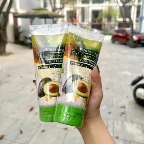 Sữa rửa mặt Aron bơ Thái Lan, chai 210 ml