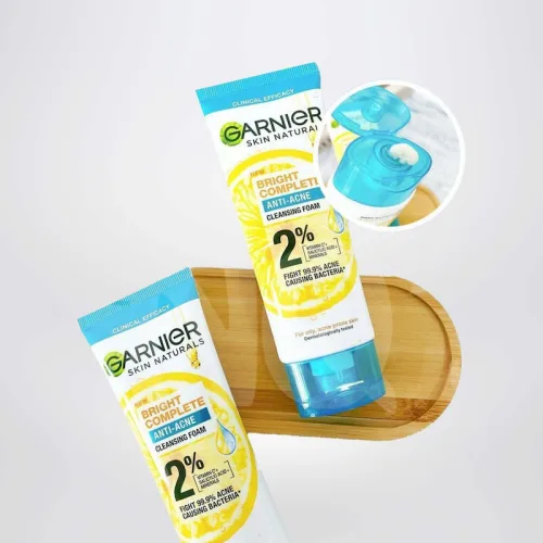 Sữa rửa mặt Garnier Bright Anti-Acne