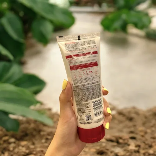 Mặt sau tuýp kể phần thông tin thiết thực