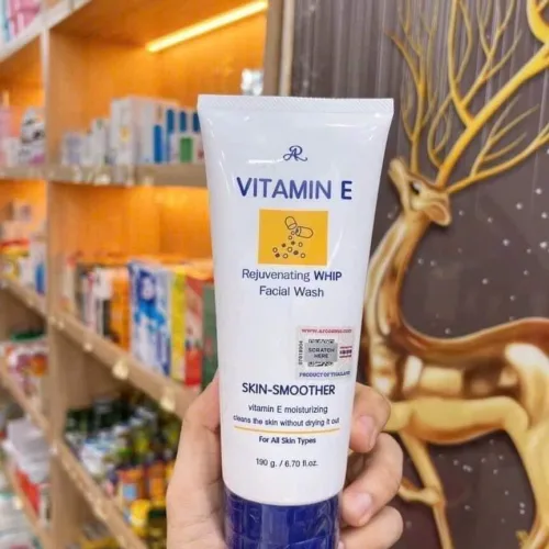 Sữa rửa mặt AR Vitamin E Thái Lan dạng tuýp 190g
