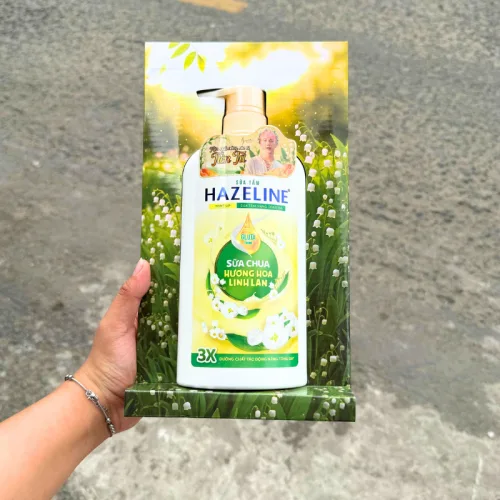 3. Đối chiếu biến thể sữa chua, hoa linh lan — Sữa Tắm Hazeline Tone Up Nâng