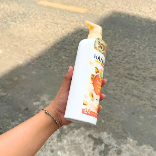 Sữa Tắm Hazeline Nâng Tông Da Sữa Chua Hương Đào 667ml