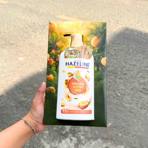 Sữa Tắm Hazeline Nâng Tông Da Sữa Chua Hương Đào 667ml