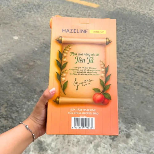 Sữa Tắm Hazeline Nâng Tông Da Sữa Chua Hương Đào 667ml