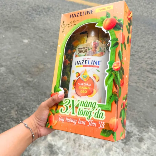 Sữa Tắm Hazeline Nâng Tông Da Sữa Chua Hương Đào 667ml