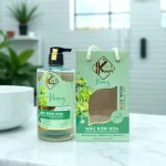 Bảng giá sỉ sữa Tắm Kina Hương Nước Hoa Mẫu Đơn 900ml - Hỗ Trợ Cấp Ẩm Dưỡng Sáng Da Mịn Màng - Tặng Kèm 1 Bông Tắm