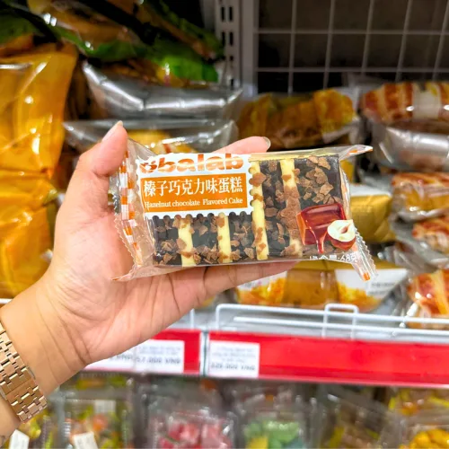 Thùng 28 Cái Bánh Bánh Bông Lan Phủ Hạt Phỉ Obalab Vị Socola 68g/Cái