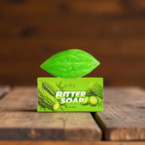 Sữa tắm trắng da: hình khổ qua trên Bitter Soap nói lên điều gì?