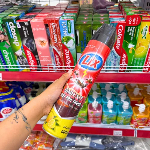 Xịt Côn Trùng LIX Hương Chanh Chai Đỏ 600ML