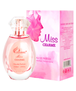 Charme Miss Charme được chiếu sáng bởi nụ cười rực rỡ của hoa và trái cây