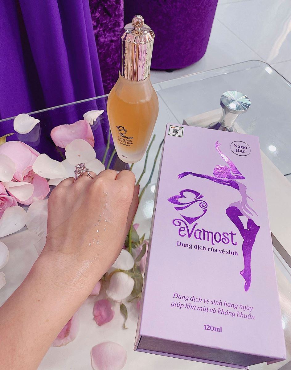 Dung dịch Evamost lấy lại thanh xuân cô bé hồng thơm khít