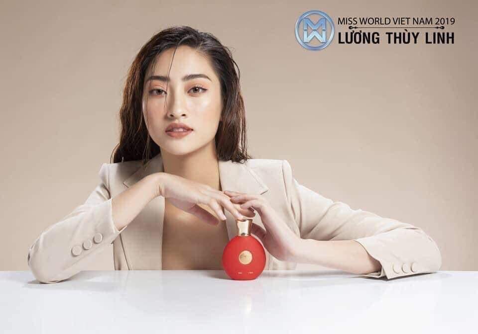 Nếu bạn là fan cuồng của hoa Nhài thì không thể bỏ lỡ mùi hương của Charme Adore