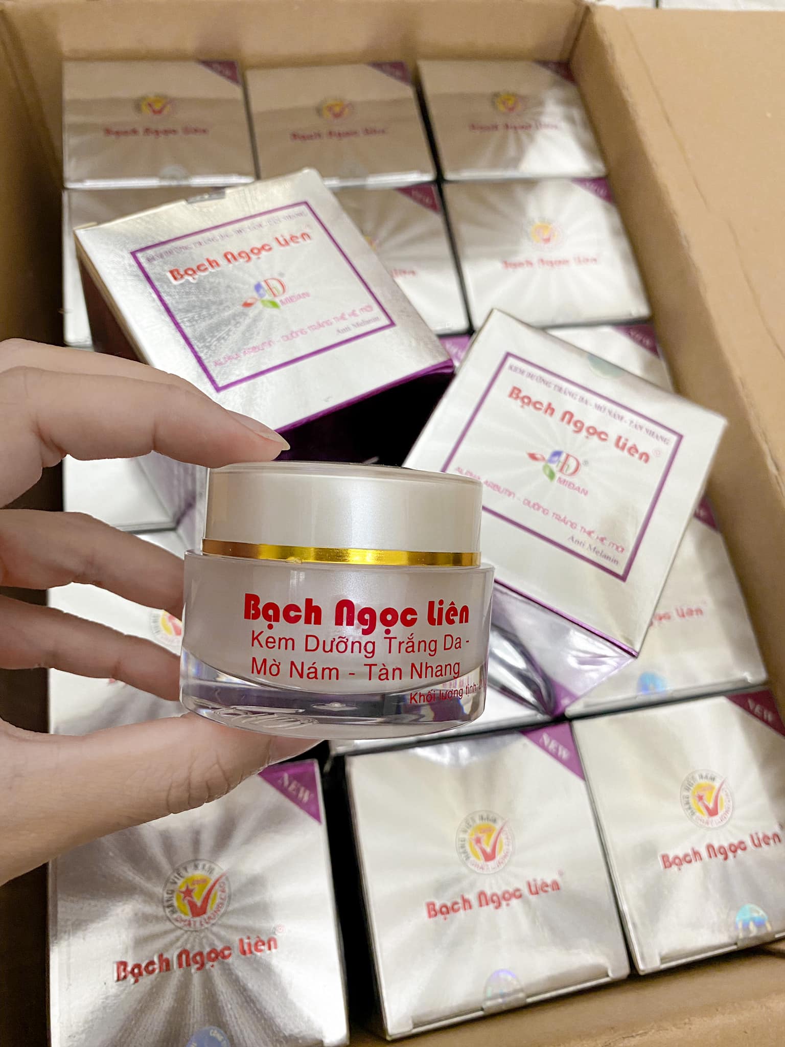 Bạch Ngọc Liên tím dòng kem face dưỡng trắng da mờ nám tàn nhang