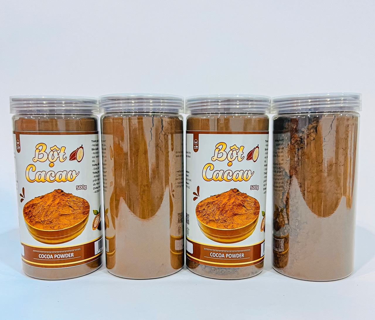 Tết này shop em có bán thêm đồ ăn vặt nha khách có đầy đủ các món luôn ạ