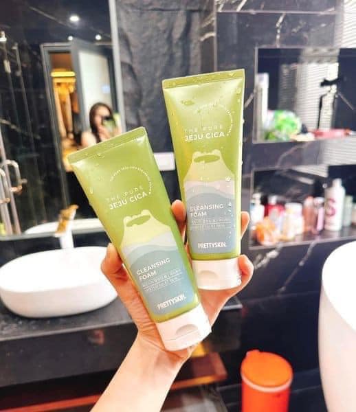 Sữa rửa mặt rau má Jeju Cica sản phẩm nổi tiếng ở Hàn Quốc được các tín đồ mê làm đẹp lựa chọn