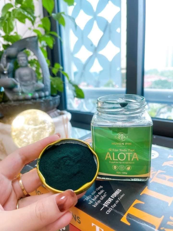 Mặt nạ thải độc Ủ tảo xoắn tươi ALOTA giúp loại bỏ độc tố nằm sâu trong lỗ chân lông mang lại làn da sáng mịn màng
