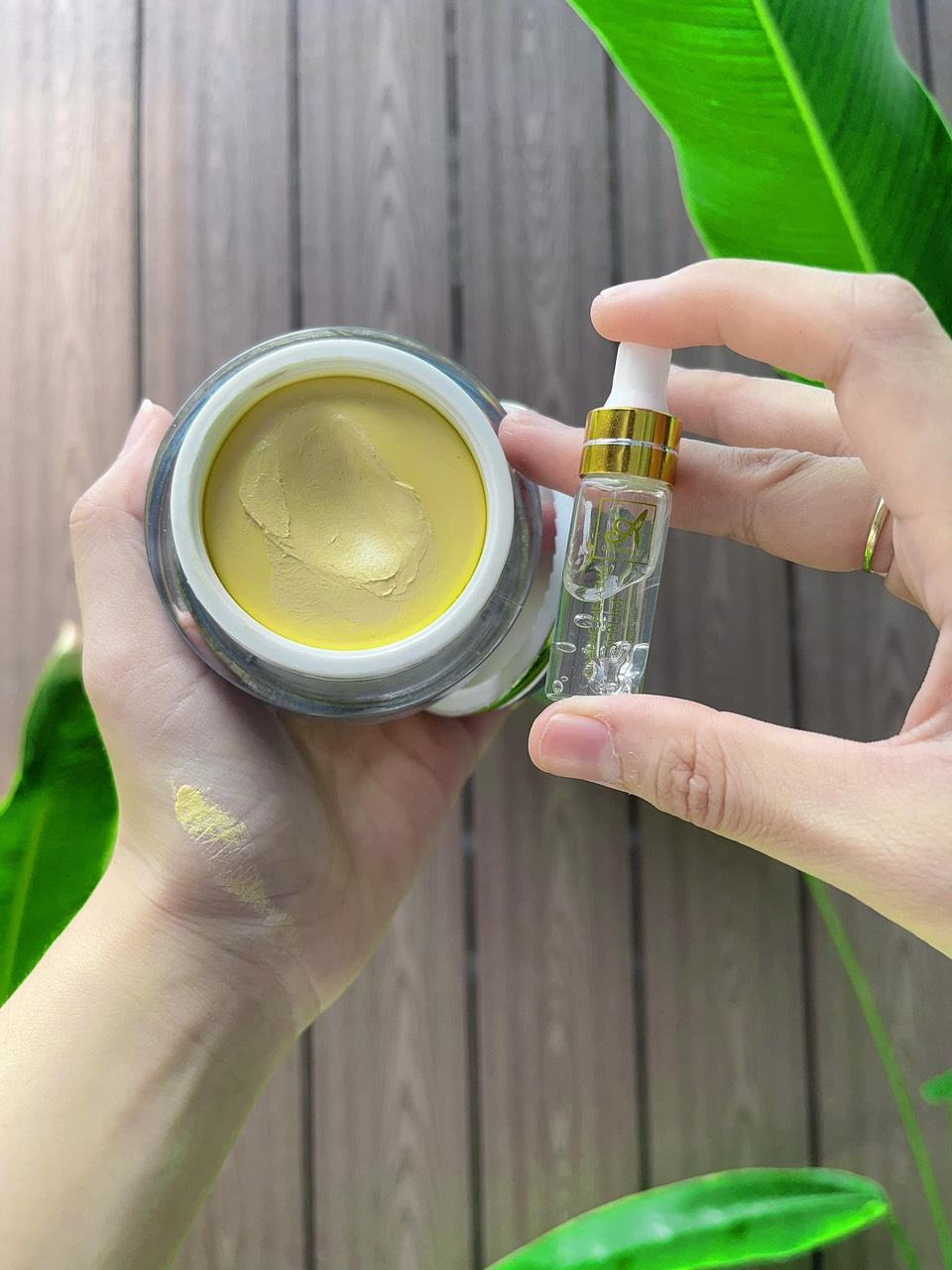 Face nám Nhân Sâm dưỡng da chuyên sâu lâu dài giúp làm mờ các vết nám tàn nhang đồi mồi