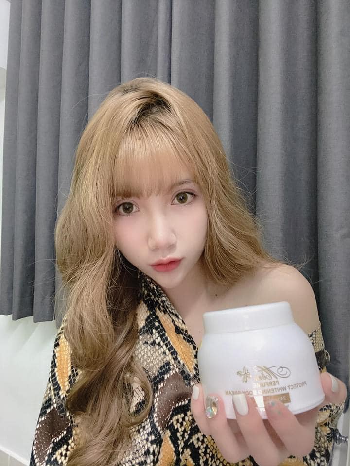 Từ ngày có em Kem Body này đỡ tiền nước hoa lắm mọi người
