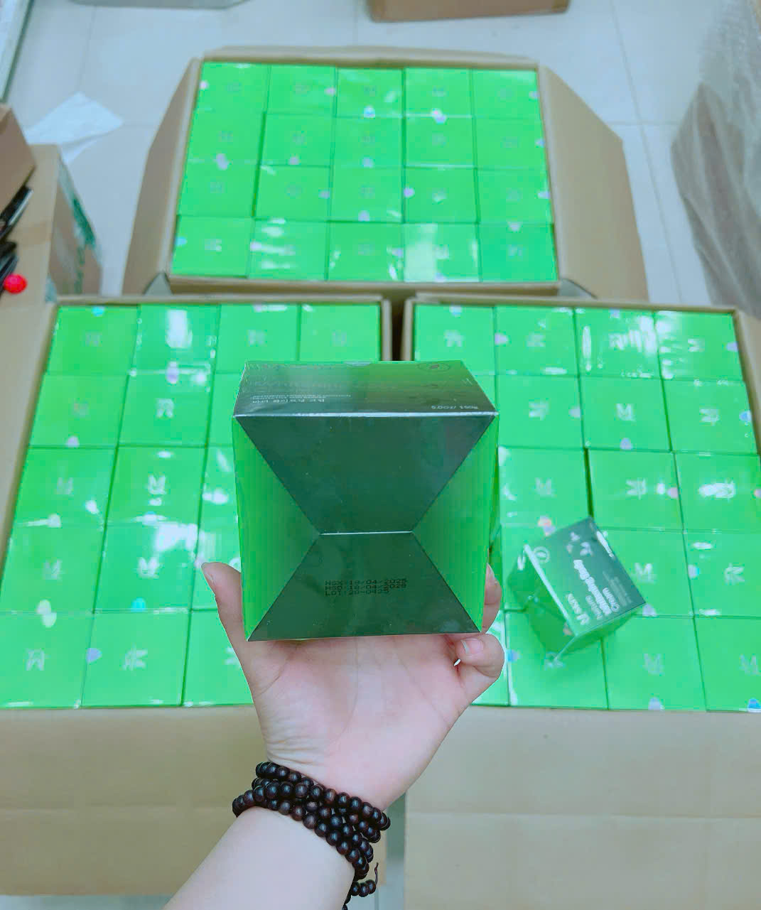 14590_z7212461927720-38da76b1511b6d031bf135811cac58ba_20251111150917-3.png Kem Body Diệp Lục MQ Skin - 8936117150043