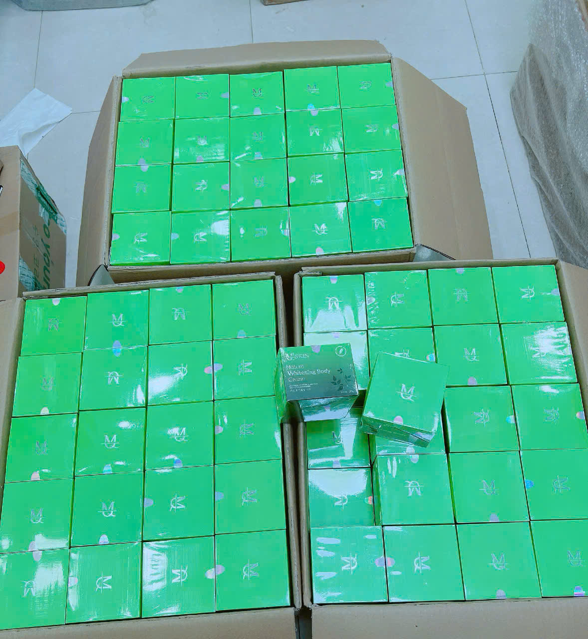 14590_z7212461928573-a248d4dea71d7f7221ac77a984ce02e4_20251111150918-3.png Kem Body Diệp Lục MQ Skin - 8936117150043