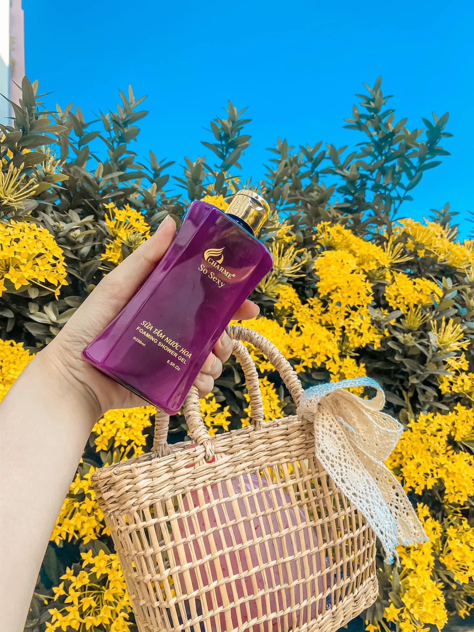 14693-sua-tam-nuoc-hoa-charme-so-sexy-3-8.jpg Sữa Tắm Nước Hoa Charme So Sexy 250ml - 8936194690296