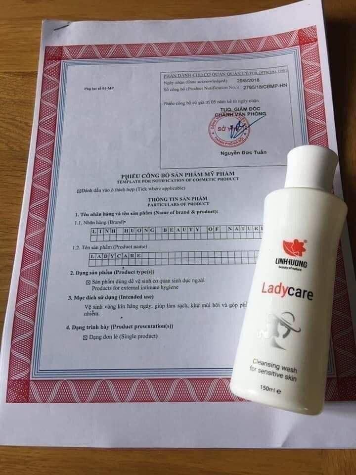 Dung dịch vệ sinh phụ nữ Lady Care Linh Hương