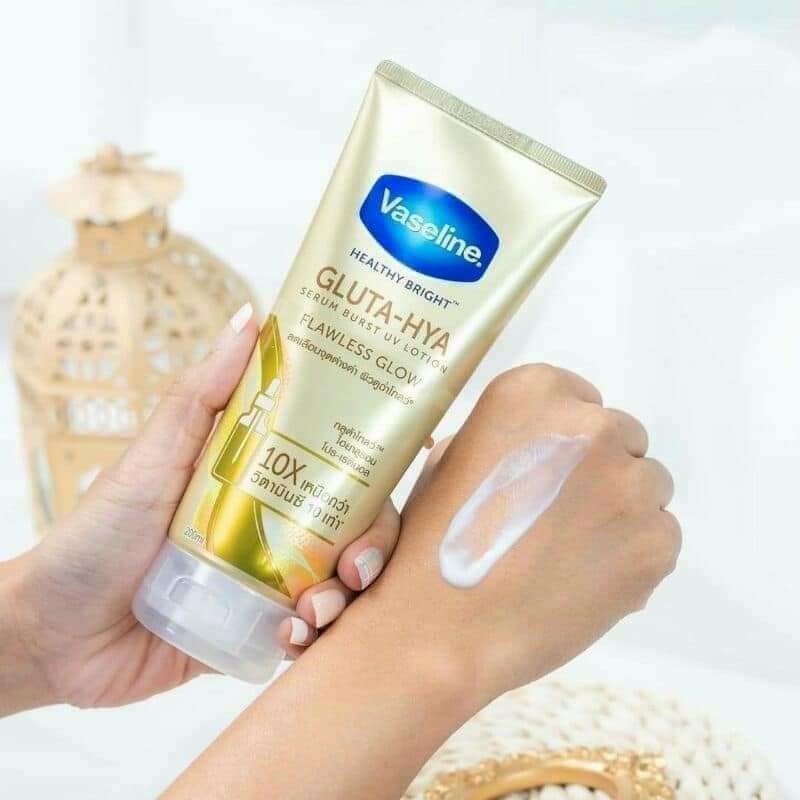 Vaseline gluta hya flawless glow Lotion - ボディローション