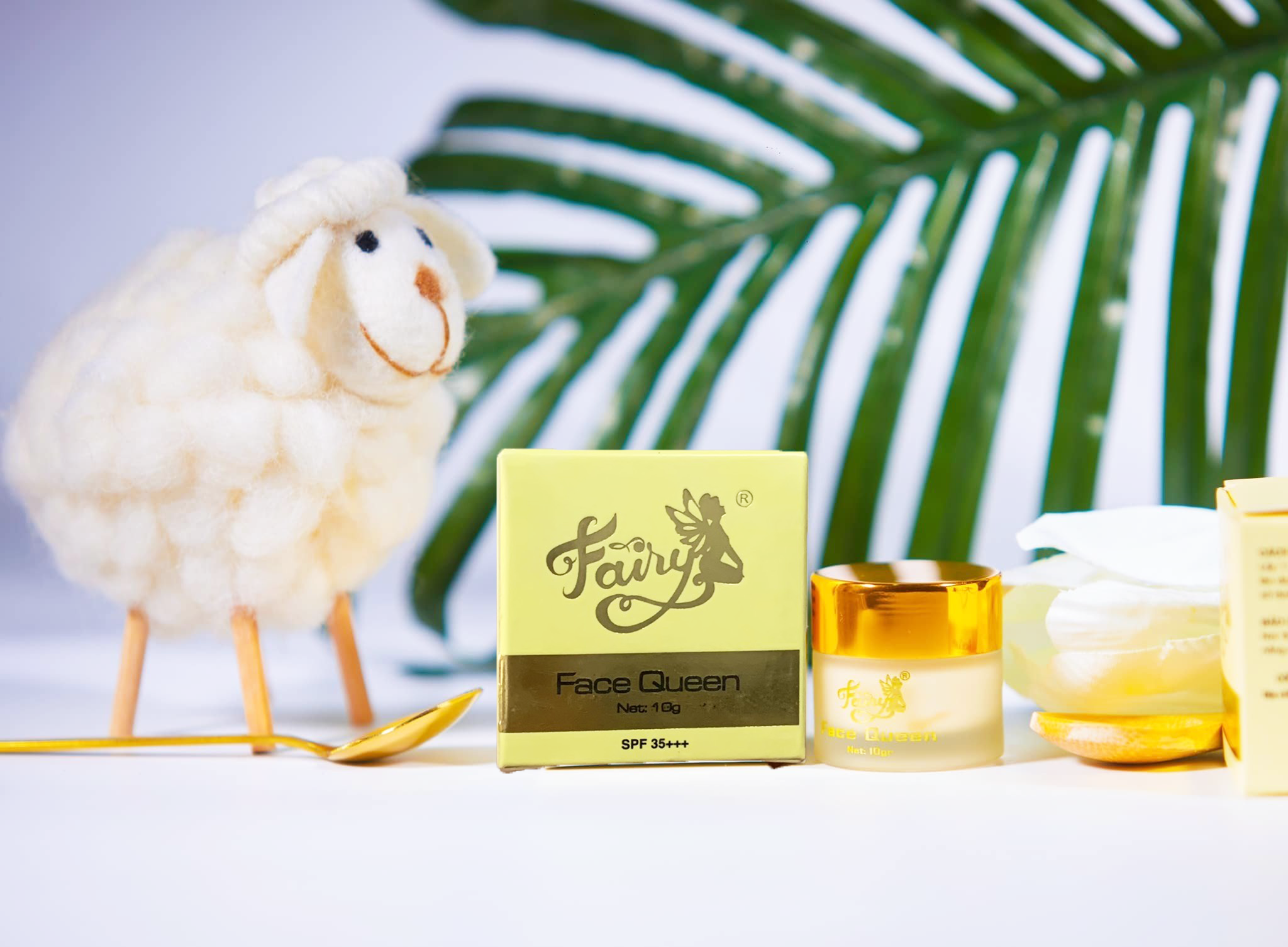 18878-z4218590763222-486198a43f92157a151056a35c5cf1e4-1.png Kem Face Queen Dưỡng Trắng Da Mặt Cao Cấp Fairy Cosmetics Phiên Bản Mini 10gr - 8936115877751