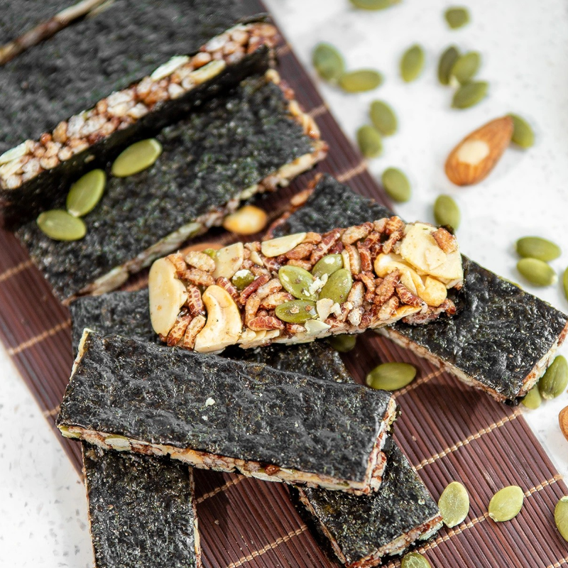 22703_10099-img-7309-photoroom-2_20241213143522.png Rong Biển Kẹp Hạt Dinh Dưỡng Thơm Ngon 200g - RBKHDD