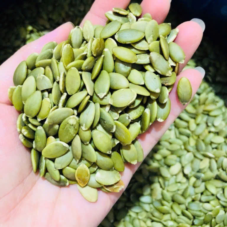 Phân phối hộp Quà Tết Hạt Bí Xanh Sấy Mộc Thơm Ngon 500g - Hộp Sun Khía 5 Phân phối hộp Quà Tết Hạt Bí Xanh Sấy Mộc Thơm Ngon 500g - Hộp Sun Khía