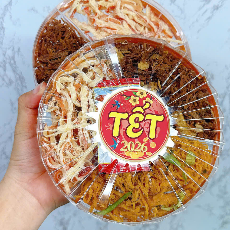 23368_6_20251031153950-5.png Set Khô Mix 3 Vị Khô Mực - Khô Heo - Khô Gà Hộp Sun Khía 250g Hộp Quà Tết 2026 - SKM3VHK