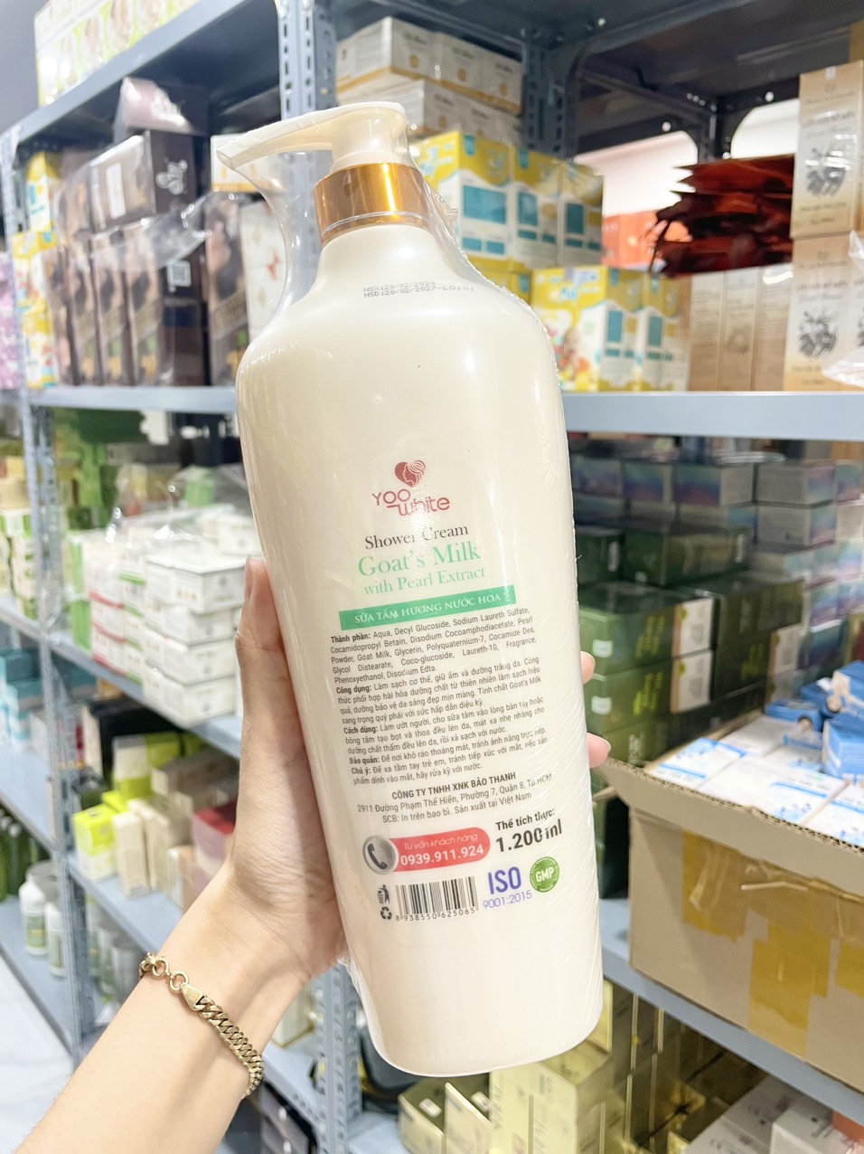 23535_z5312667169637-af5413f0bfdef94cacf188fef670a92f_20240403114821-1.jpg Sữa Tắm Nước Hoa Yoo White Hương Sữa Dê Và Ngọc Trai 1200ml - 8938550625065