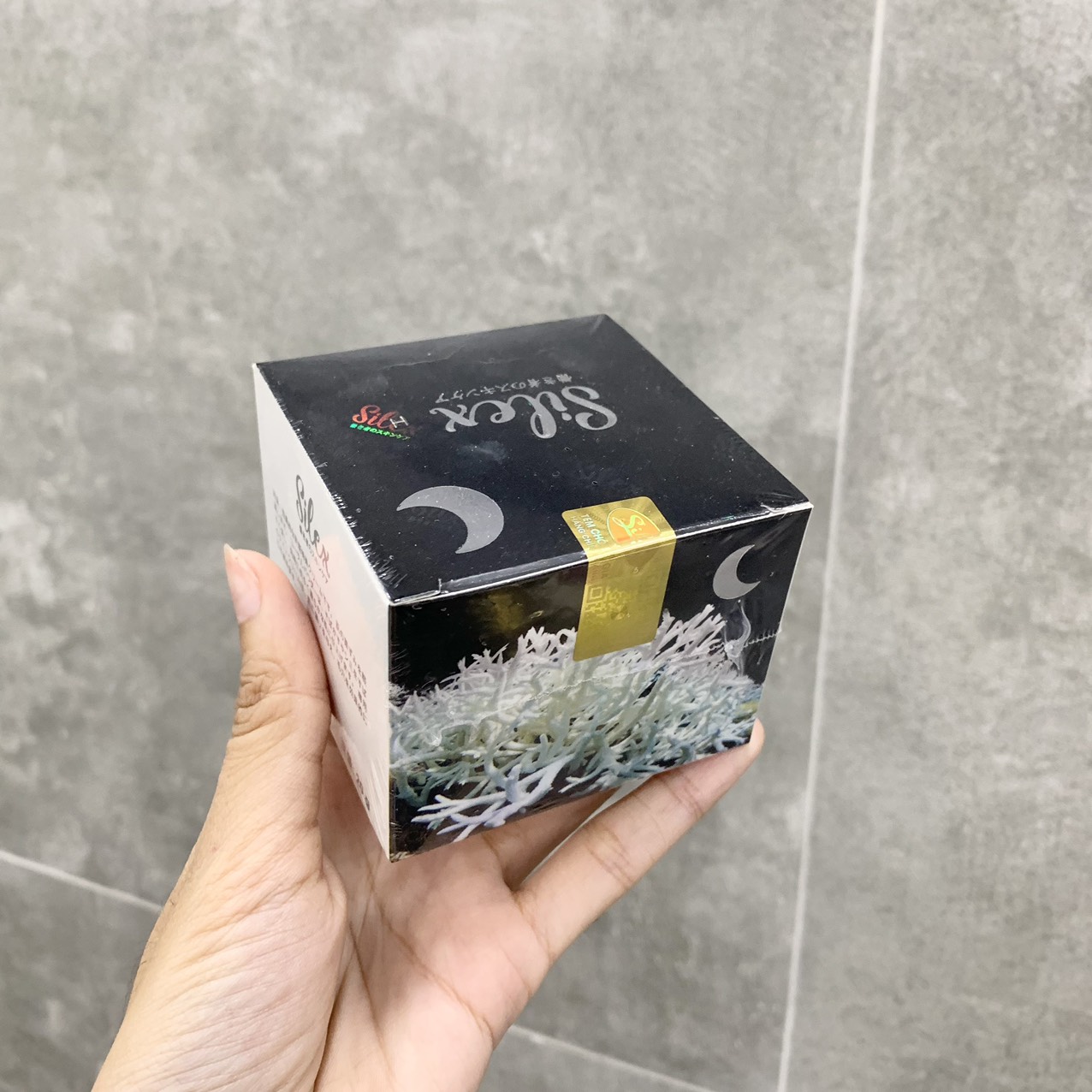 23726-z5264506637196-5b9f62cac90387596ea24761507e6471-1.jpg Combo Kem Face Silex Ngày Đêm 10g/Hộp - CBFACESILEX