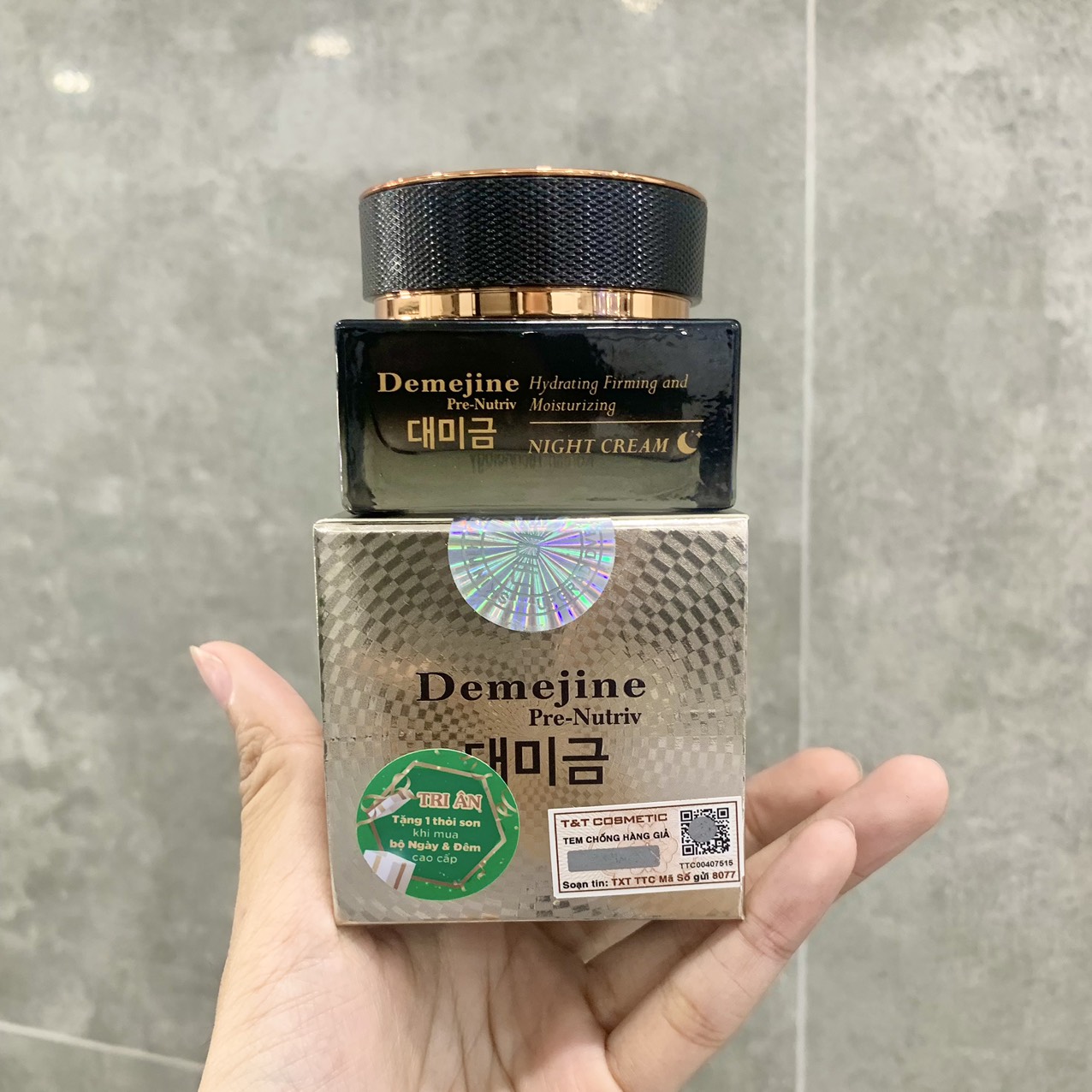 23820_z5295807454579-27bd13ef6a5aa7e4f874b56f8e896b2d_20240329055926-1.jpg Kem Face Demejine Ban Đêm Tem TT Cosmetic Công Nghệ Hàn Quốc - 4719811900688