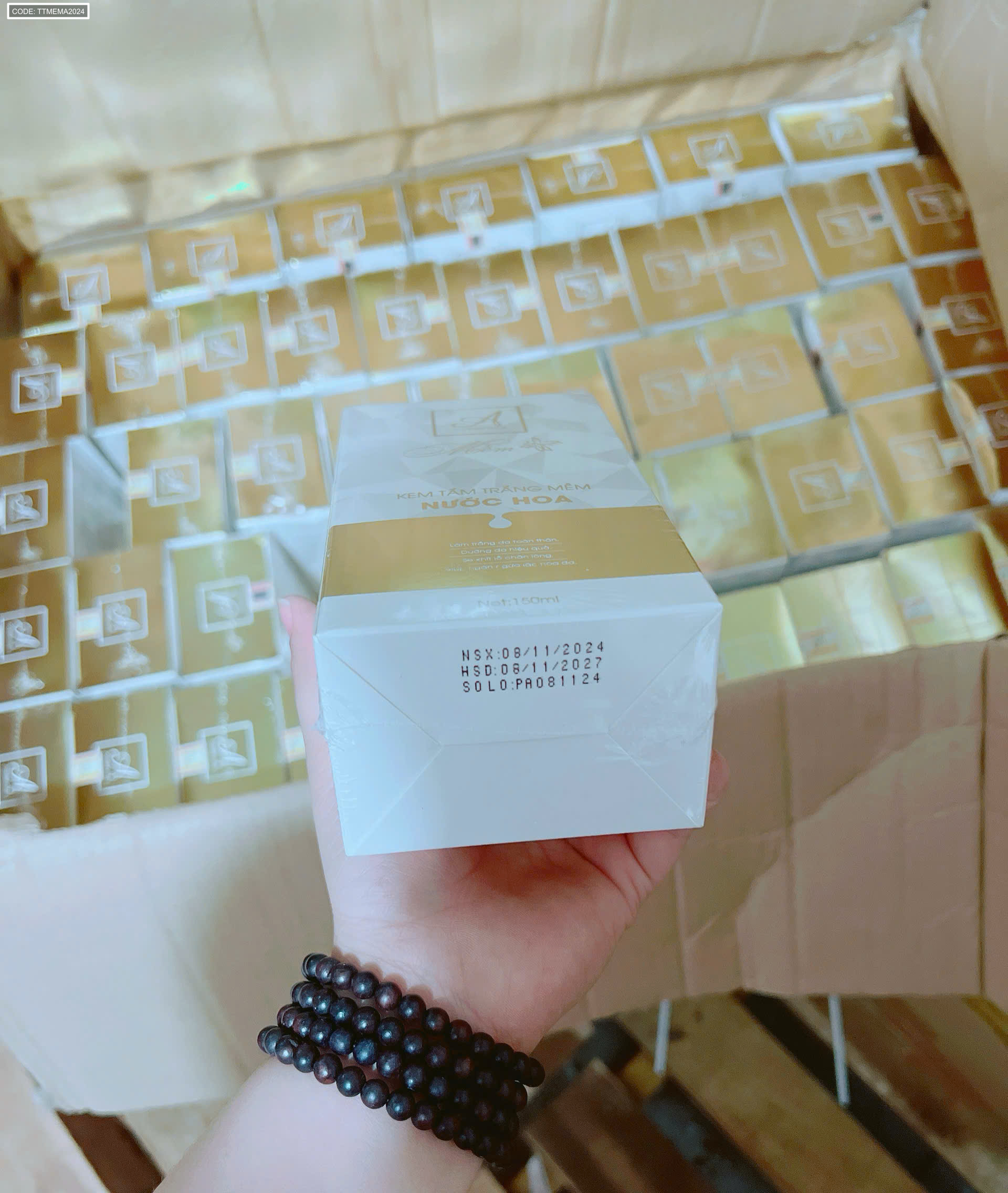 24203_z7210256625320-40f424a6ea37c389248d28eeab603f89_20251110214144.png Kem Tắm Trắng Mềm Nước Hoa A Cosmetics Mỹ Phẩm Phương Anh Phiên Bản 2024 - TTMEMA2024