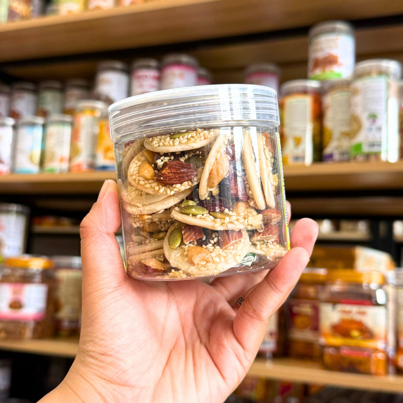 24648_70_20251121103205-2.png Bánh Đồng Tiền Ngũ Vị Hạt 200g Hộp Pet - 8936208932282