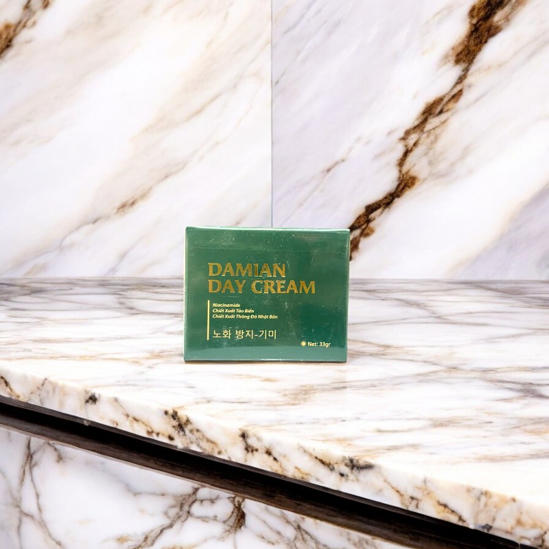 25008_z5800371004843-5faeb823a4d54e11b42fb185dfadd963-photoroom_20240905173212-1.jpg Kem Face Hỗ Trợ Dưỡng Trắng Da Ban Ngày Damian 33gr - 8938555293016